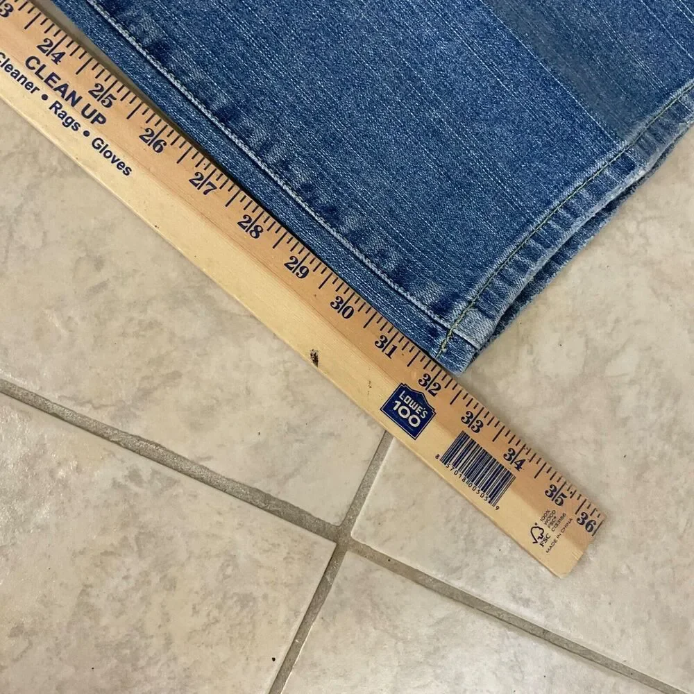 Lucky Brand Mens Jeans. 38 X 32.5”  Short Bootcut.